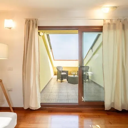 Apartamento Private Terrace- Modern 5 Minutes From The Sea