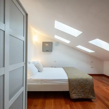 דירה Private Terrace- Modern 5 Minutes From The Sea *