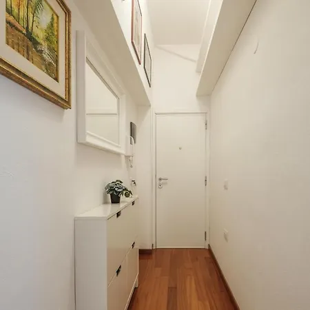 דירה Private Terrace- Modern 5 Minutes From The Sea קליארי