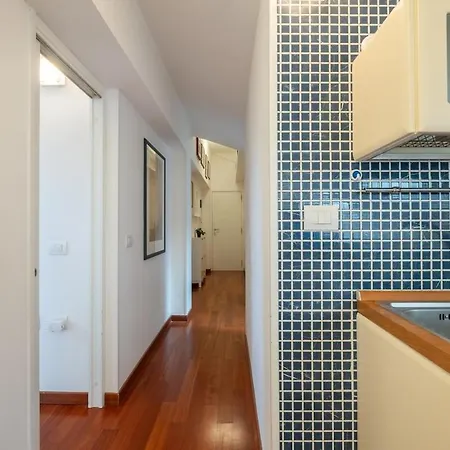 Private Terrace- Modern 5 Minutes From The Sea דירה קליארי