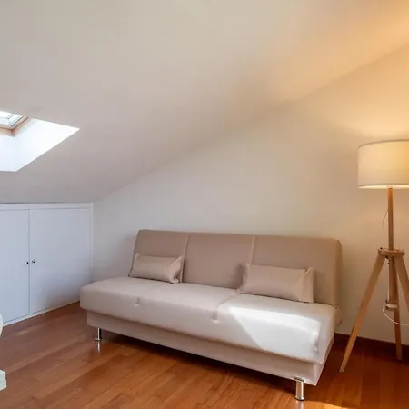 Private Terrace- Modern 5 Minutes From The Sea