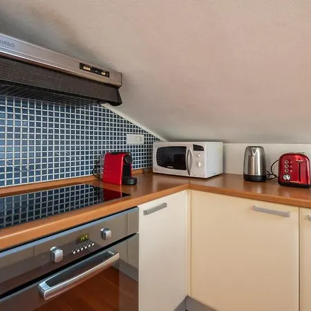 Private Terrace- Modern 5 Minutes From The Sea * קליארי