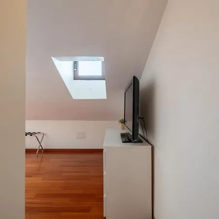 דירה Private Terrace- Modern 5 Minutes From The Sea *
