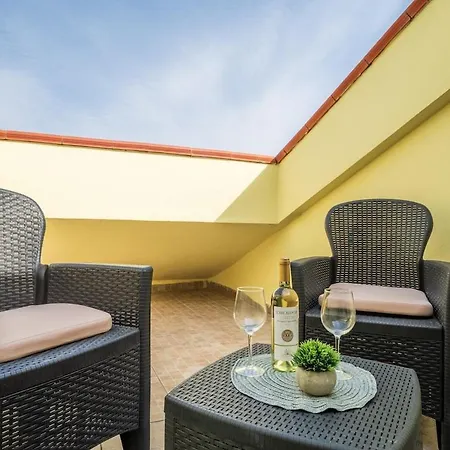 Private Terrace- Modern 5 Minutes From The Sea *