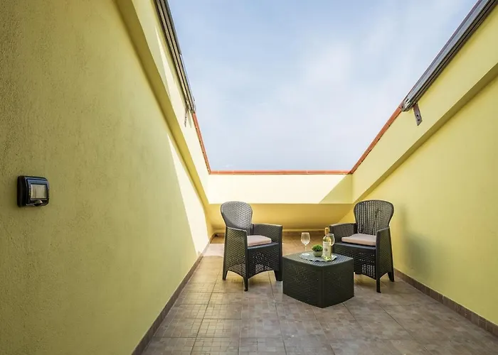 Апартаменты Private Terrace- Modern 5 Minutes From The Sea *