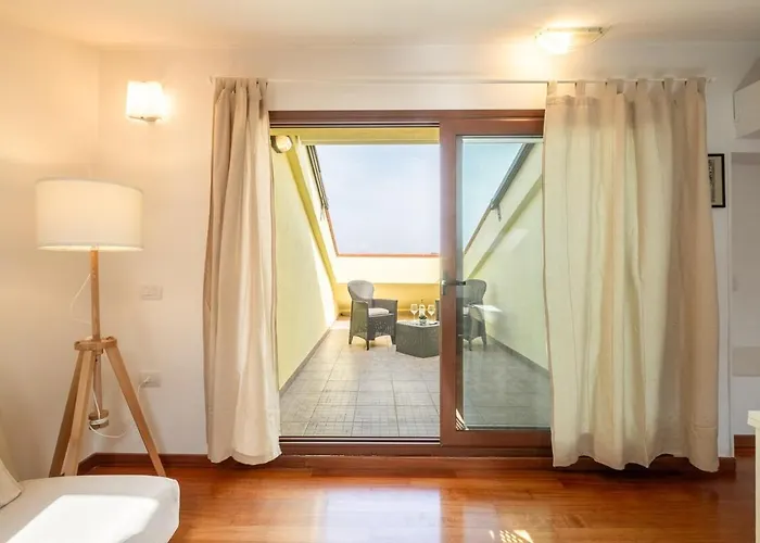 Апартаменты Private Terrace- Modern 5 Minutes From The Sea