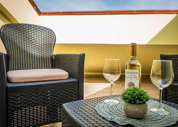 Private Terrace- Modern 5 Minutes From The Sea Апартаменты Кальяри